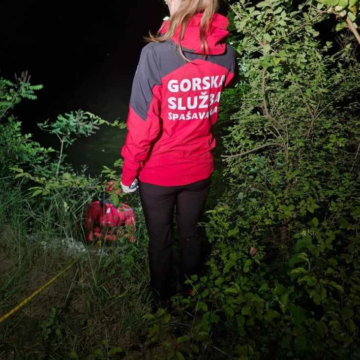 Naravno, evo članka na temu koju ste zadali, prilagođenog za blog ‘Kriminal.info’ i u skladu s vašim uputama: